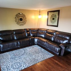Leather Sectional Reclining Couch USB And Cupholders