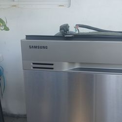 Dish washer