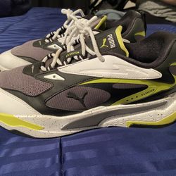 Men’s Pumas: Size 10