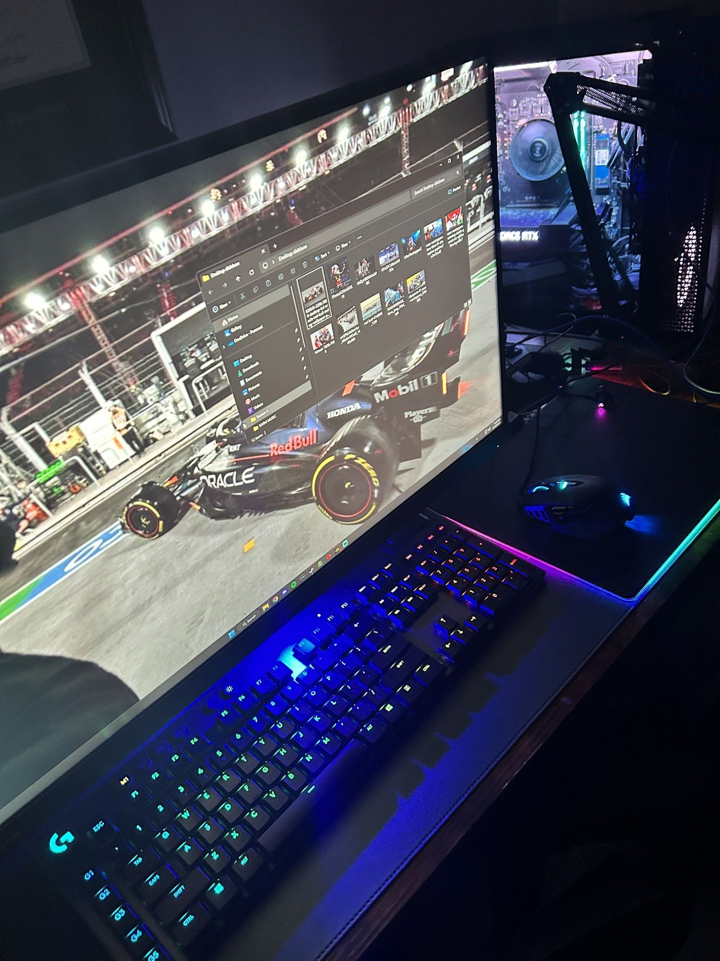 Like New gaming mouse, mouse pad and keyboard
