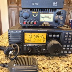 Icom 718 Transciever with switching power supply and antenna tuner, Xlnt Cond