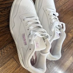 Reebok Women Size 8