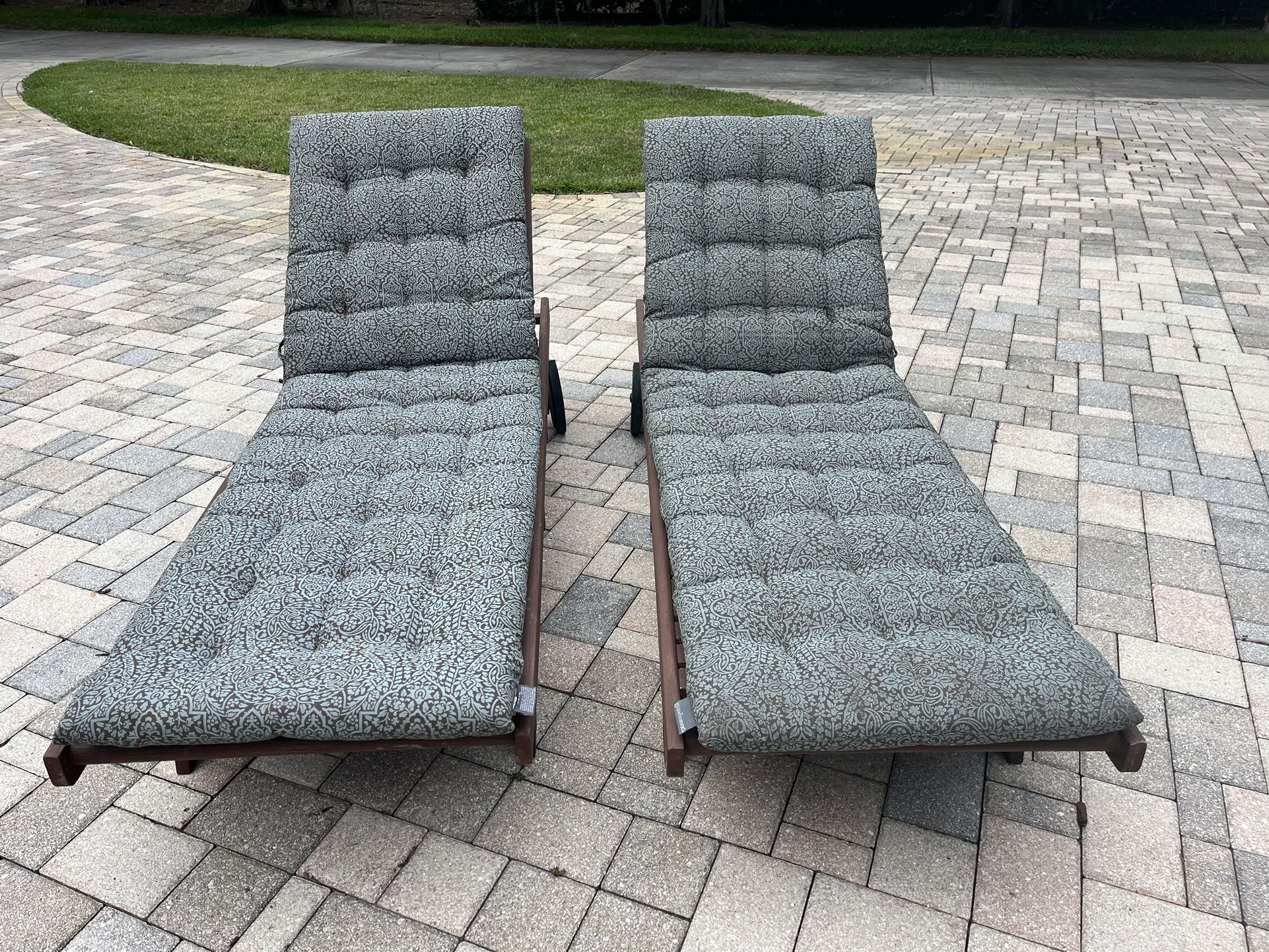 Chaise Lounge Chairs Grandin Road for Sale in Lutz, FL OfferUp