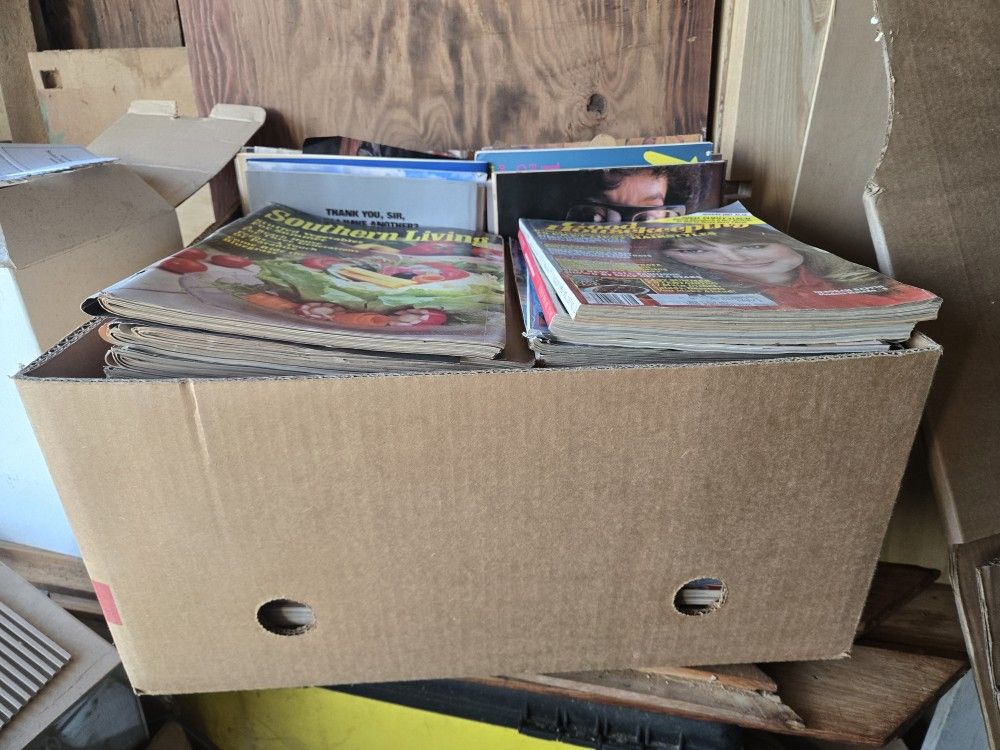 Southern Living Good Housekeep Magazines