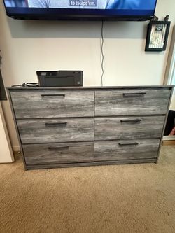 6-Drawer Gray Wood Dresser and Lighted Bedframe