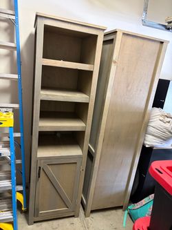 Shelving / cabinets