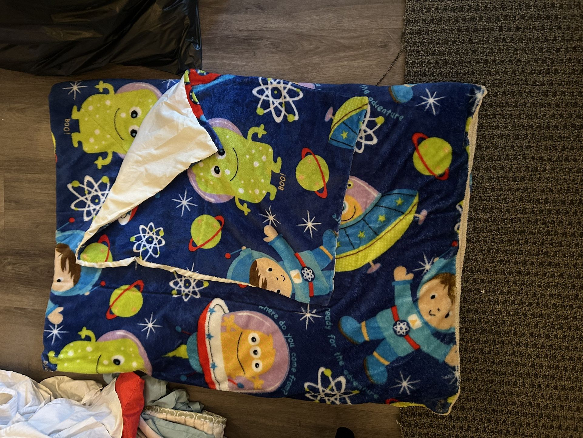 Alien Bedding Set