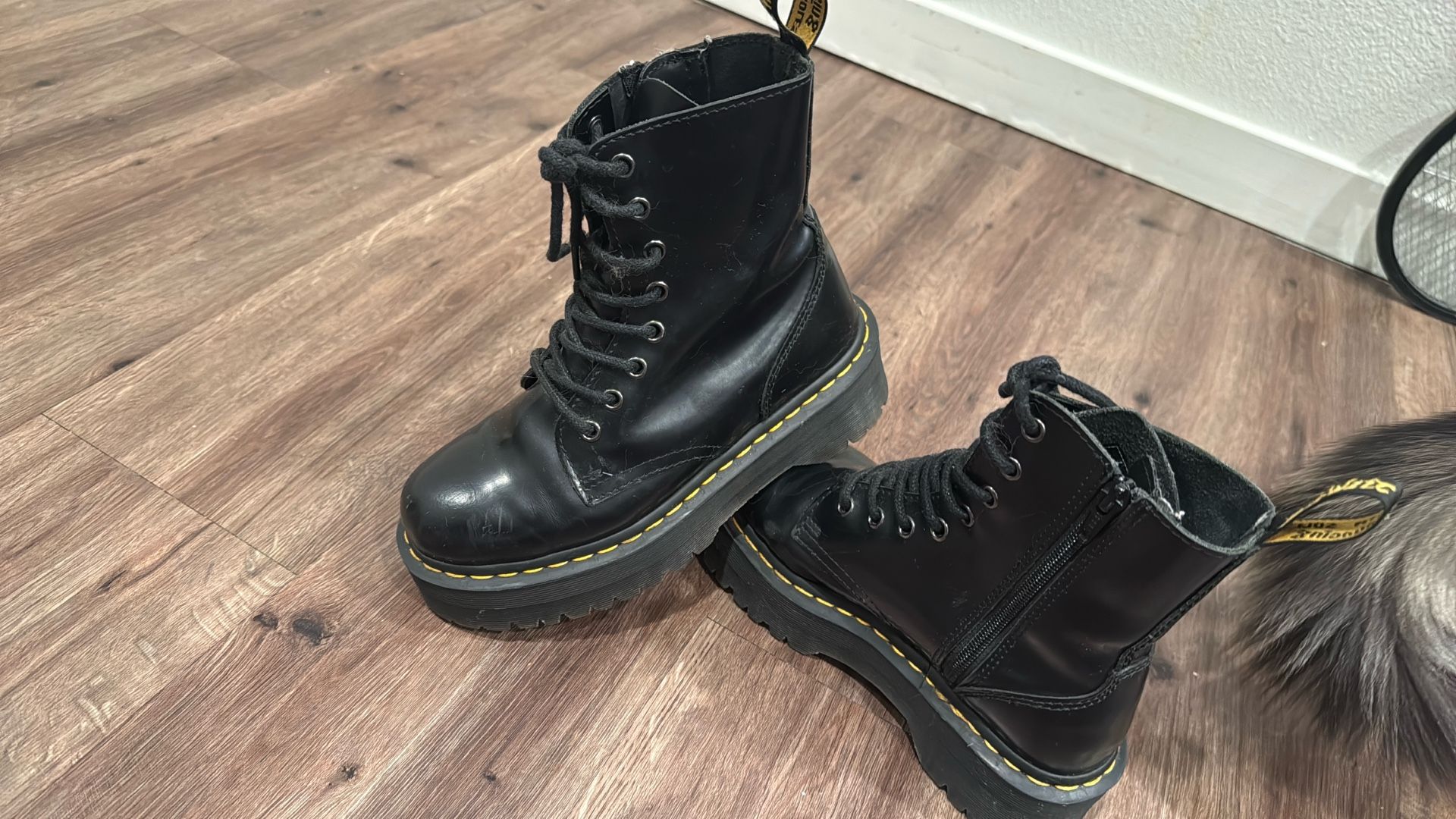 Dr. Martens Women’s Size 5 