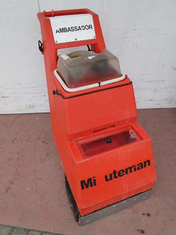 Minuteman Carpet Cleaning Machine