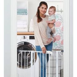 BRAND NEW - REGALO 1160DS 38.5”Wx30”H EASY STEP METAL WALK THROUGH SAFETY GATE; MODEL # 1160 DS WHITE