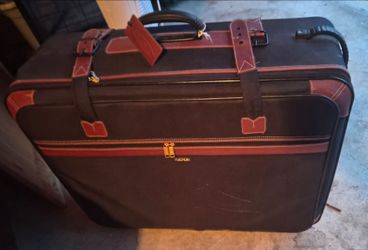 Large Magnum Suitcase