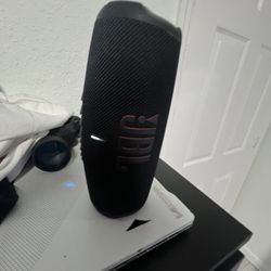 JBL charge 5