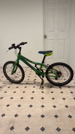 20 INCH GIANT XTC JR 7 speed kids mountain bike