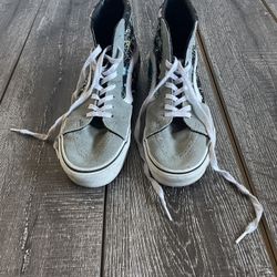 Space themed Grey Vans. Size 10 in men’s / 11.5 for women’s.