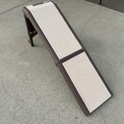 New Pet Gear Extra-Wide Free-Standing Carpeted Portable Pet Ramp