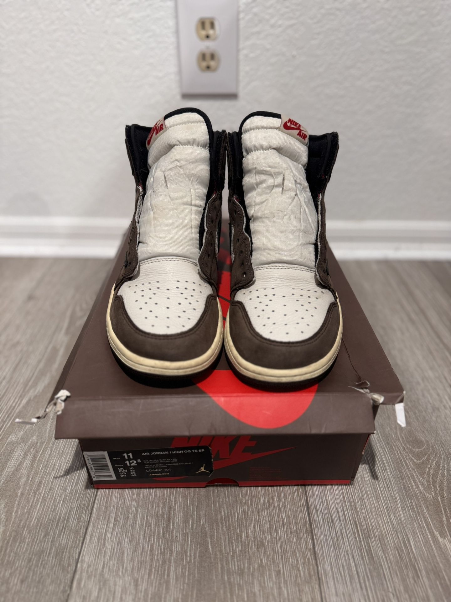 Retro Jordan 1 Travis Scott Mocha Size 11