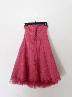 Crinkled Taffeta Striplees Dress With Two Underskirt And Scarf