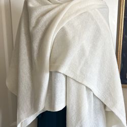 CASHMERE WRAP!!! Carol & Co Cashmere Wool. Made in Italy! Cape Poncho Sweater Women. Cream/white  