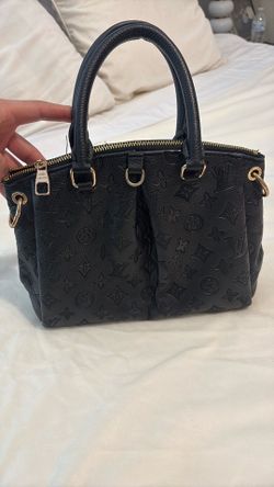 Black purse