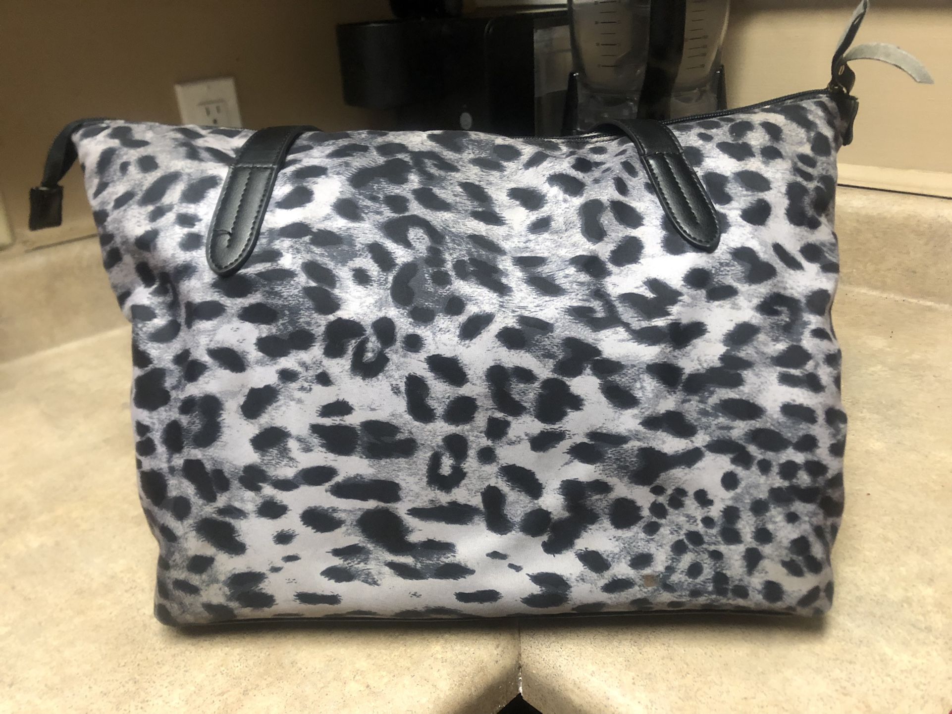 Grey Leopard Purse