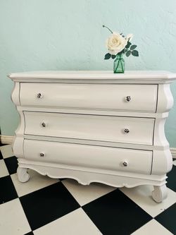 Bombay style dresser