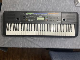 Yamaha Keyboard (PSR E253)