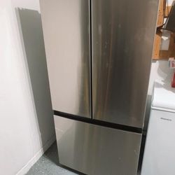 Like New 18.4 cu. ft. French Door Bottom Freezer – Stainless Steel