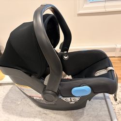 UPPAbaby Mesa car seat carrier and 2 bases
