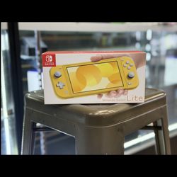 Nintendo Switch Lite 