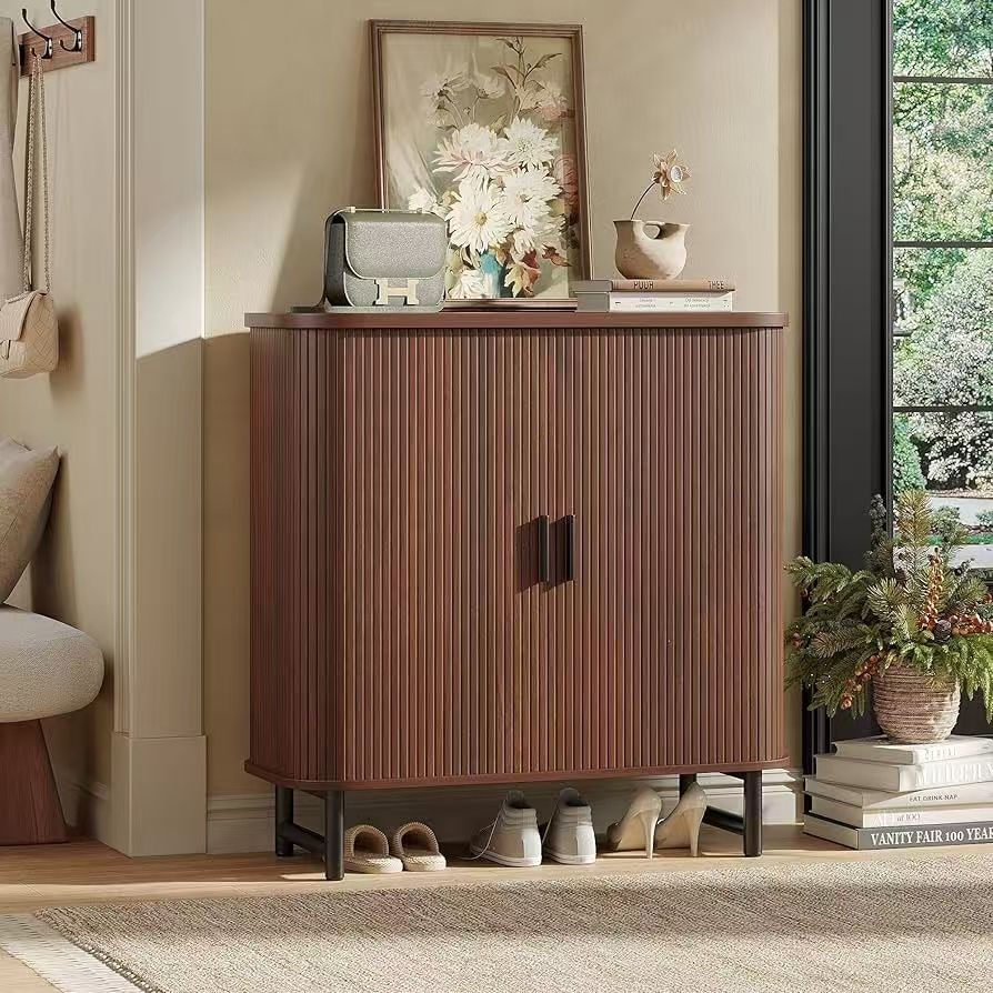 Shoe storage cabinet