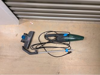 Small vacuum cleaner