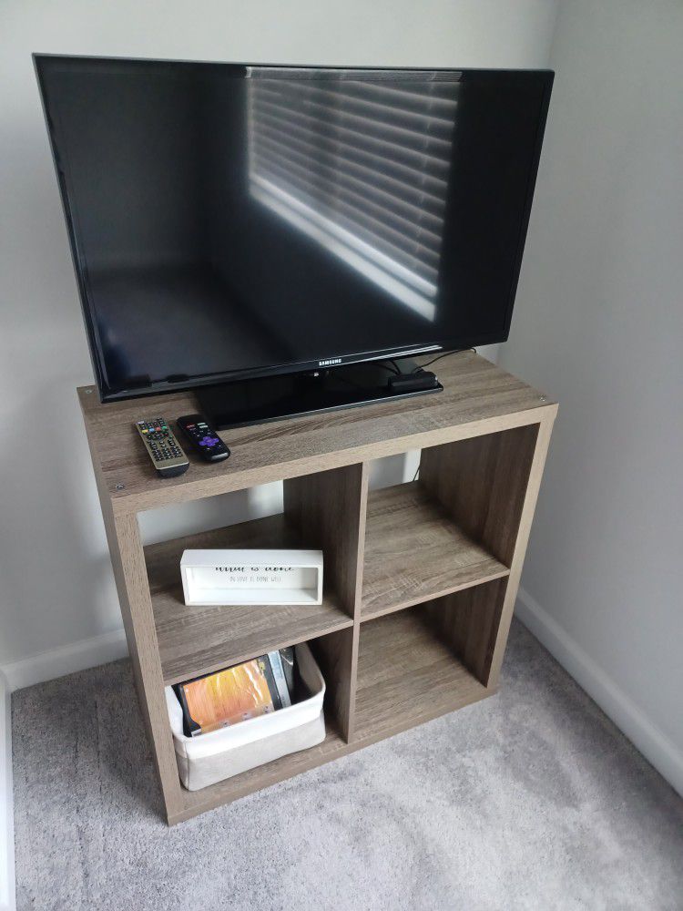 TV AND Book Case