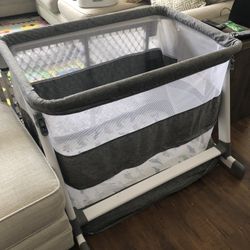 Simmons kids adjustable Bassinet