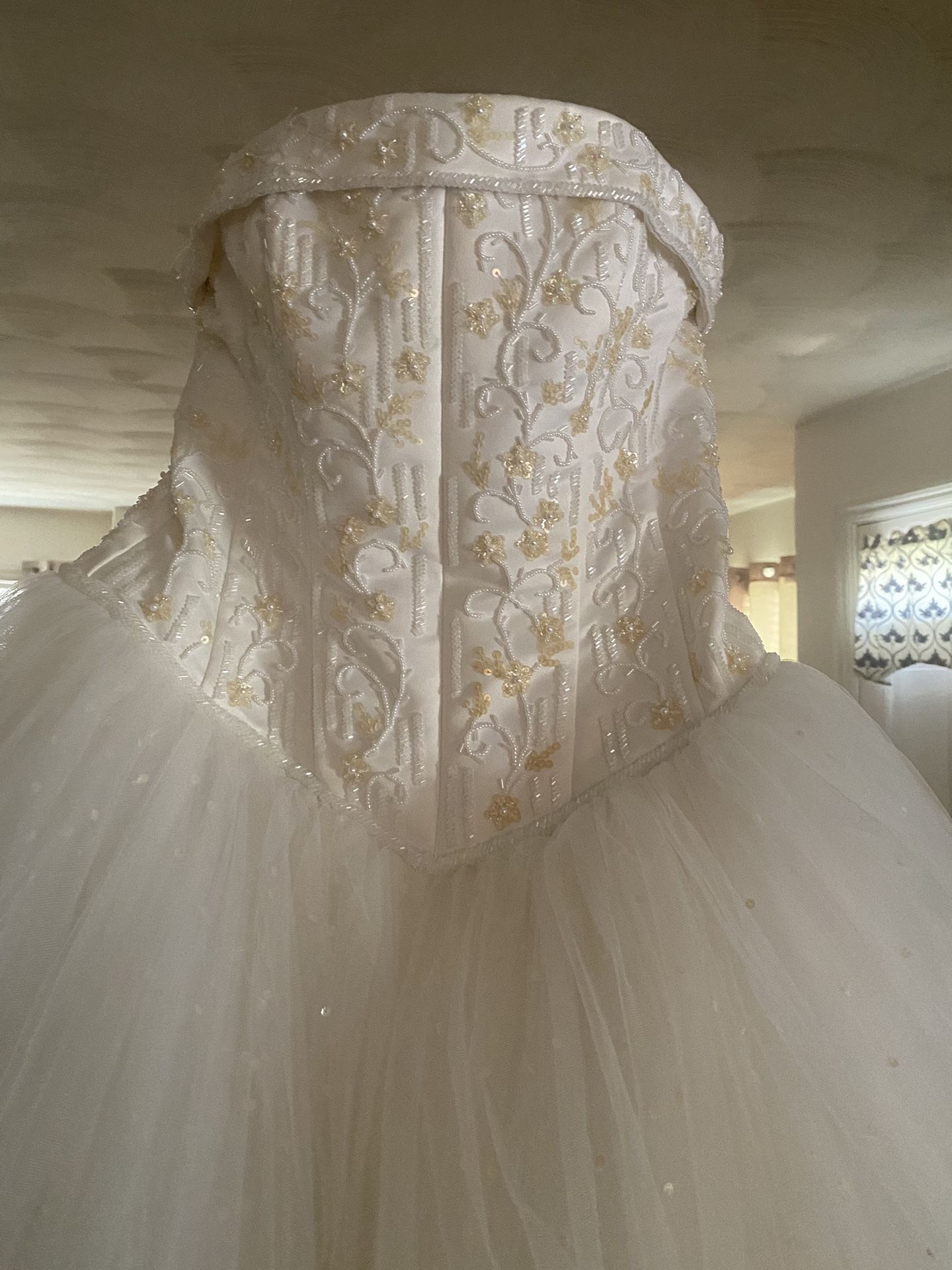 WEDDING DRESS