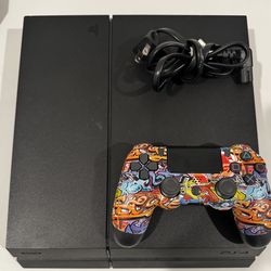 Playstation 4 (PS4)  500gb - cleaned and fresh thermal paste