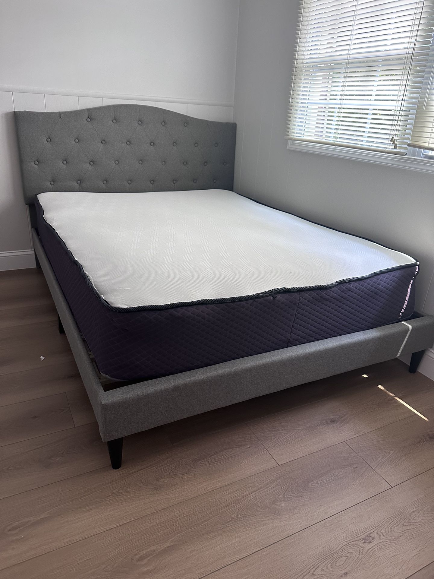 Queen Mattress Come With Bed 🛌 Frame And Free Box Spring Free Delivery 🚚 Today To Reasonable Distance