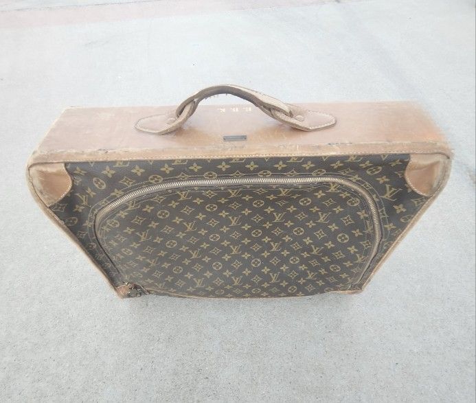 Louis Vuitton 1970s Vintage Vachetta Zipper Suitcase Saks Fifth Ave Tag