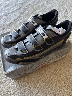 Men Shoes (size 11)