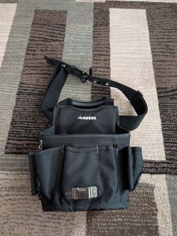 Husky  large Black 16-Packet Utility.