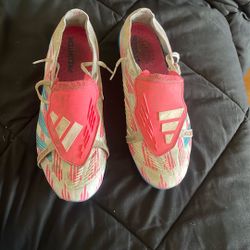 Size 8 Adidas Predators 