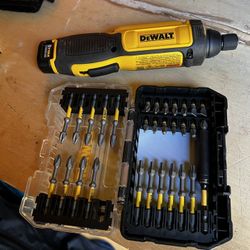 DEWALT 8V MAX Cordless Screwdriver