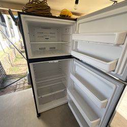 Fridge/ Refrigerator 
