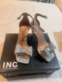 Women heels color silver