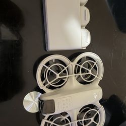 DJI Neo Three-Battery Combo, Mini Drone 4K UHD Camera for Adults, 135g Self Flying Drone That Follows You, Palm Takeoff, Subject Tracking, QuickShots,