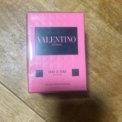 Donna Born In Roma Intense Eau de Parfum, 3.4 oz.