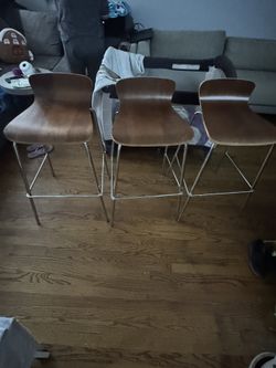 Set Of 3 Wooden Bar Stools 