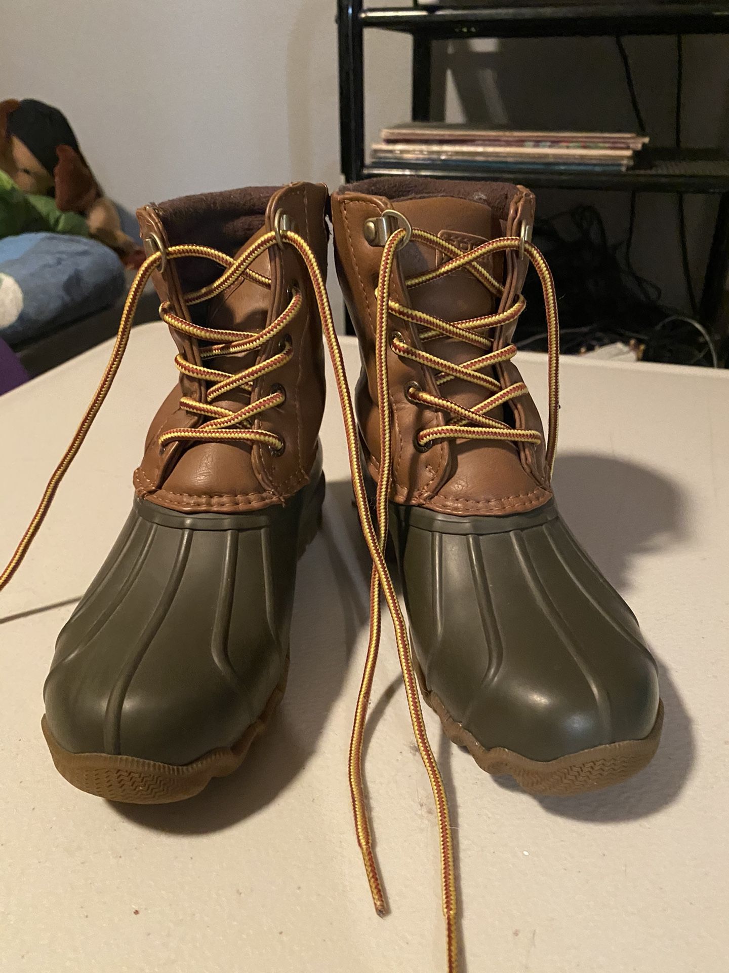 Boys sperry boots size 1