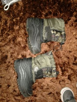 kid winter boots size 6c