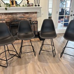 4 Swivel Black Counter/Island Stools