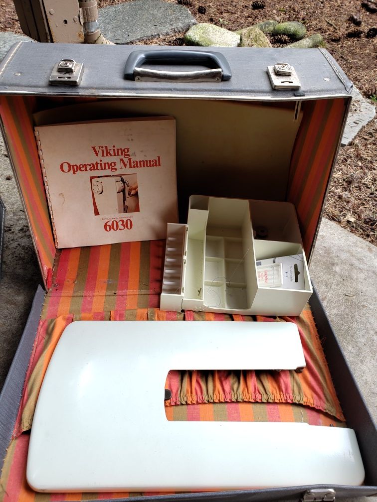 Viking 6030 Sewing Machine and accessories for Sale in Renton, WA OfferUp